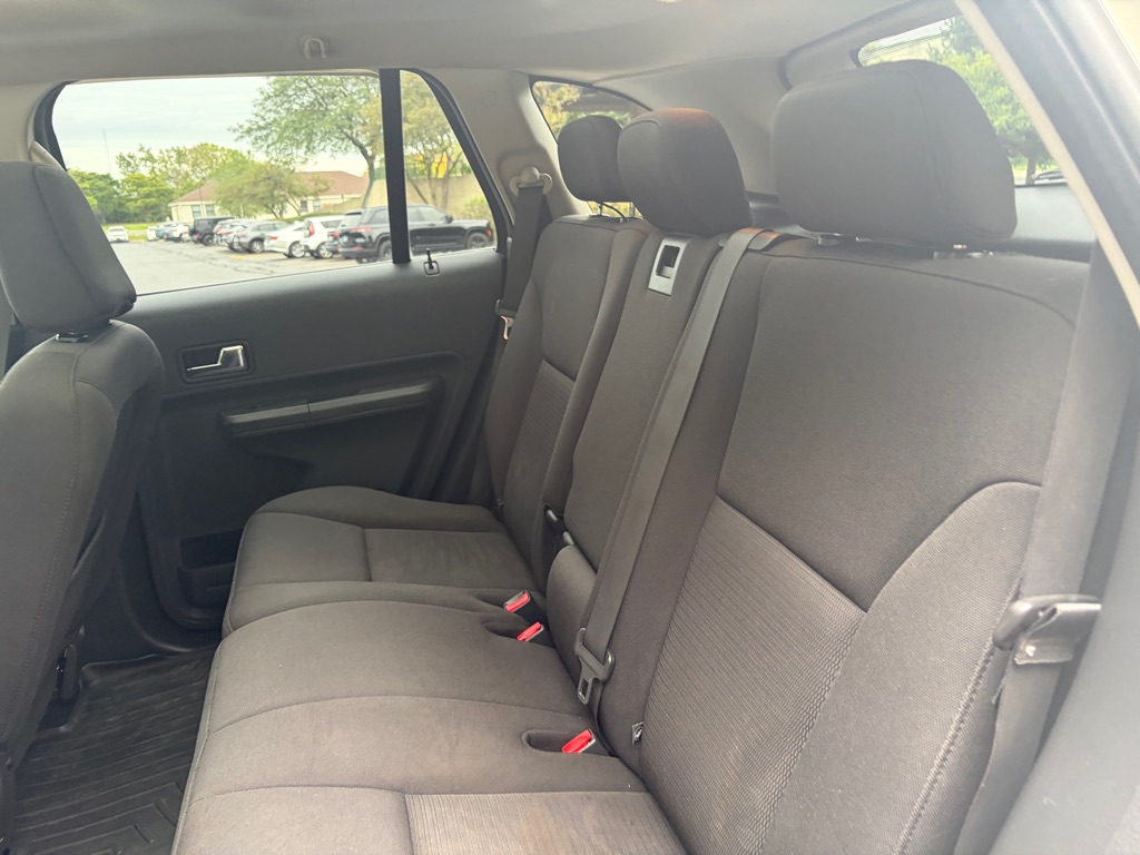 Photo 46 of this FORD EDGE