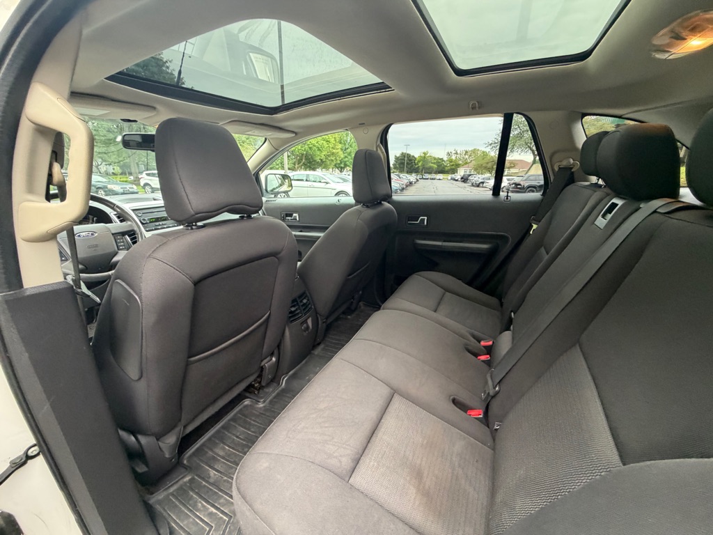 Photo 48 of this FORD EDGE
