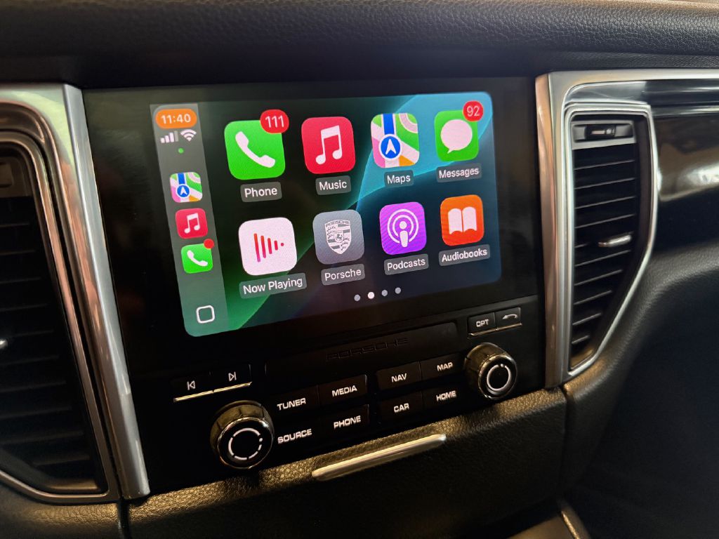 Photo 12 of this PORSCHE MACAN