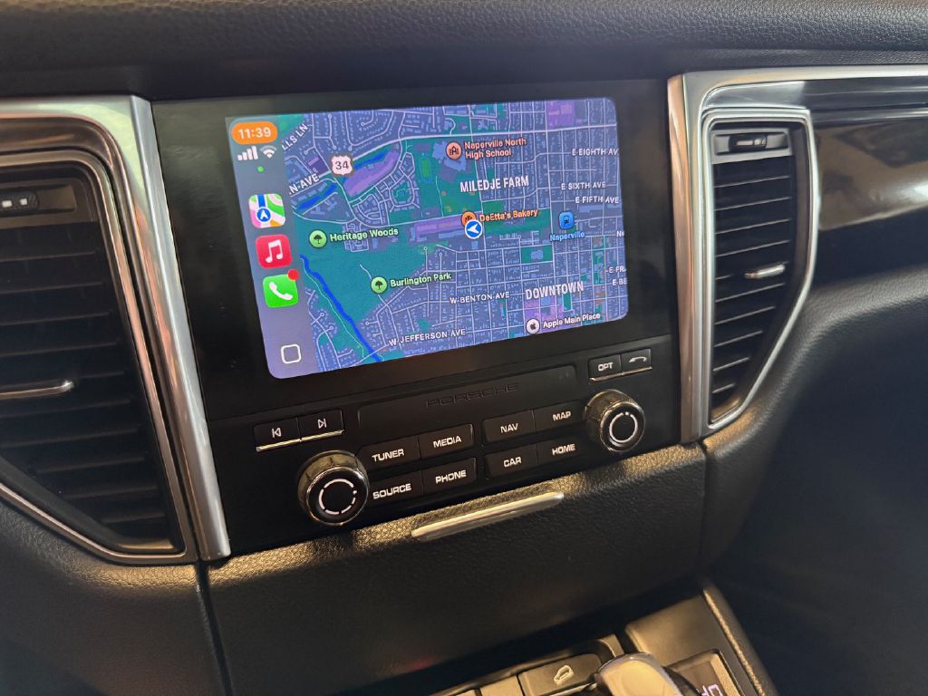 Photo 14 of this PORSCHE MACAN