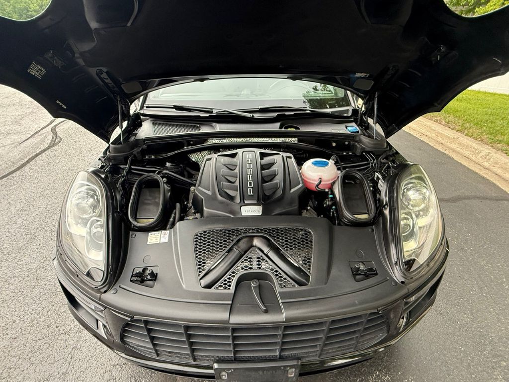Photo 32 of this PORSCHE MACAN