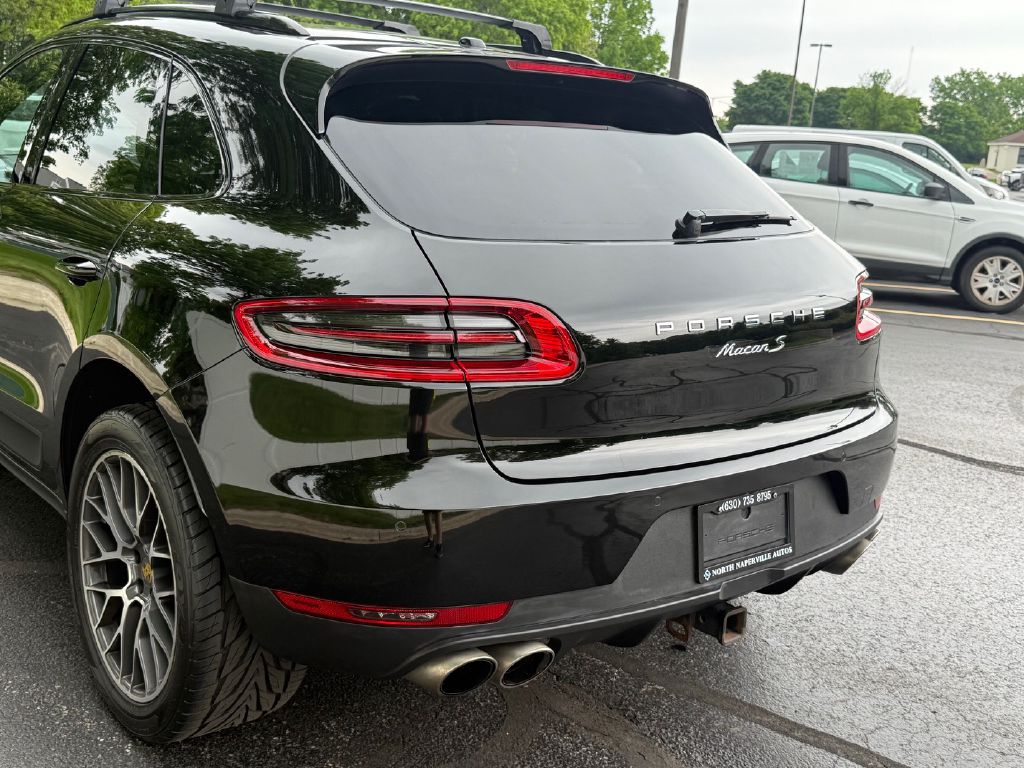 Photo 36 of this PORSCHE MACAN