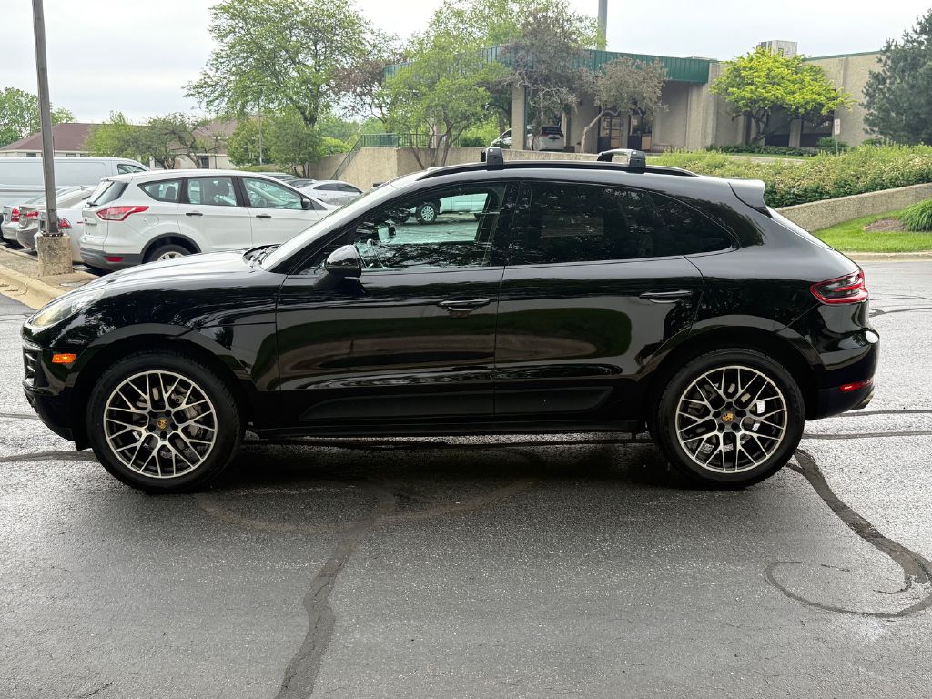Photo 8 of this PORSCHE MACAN