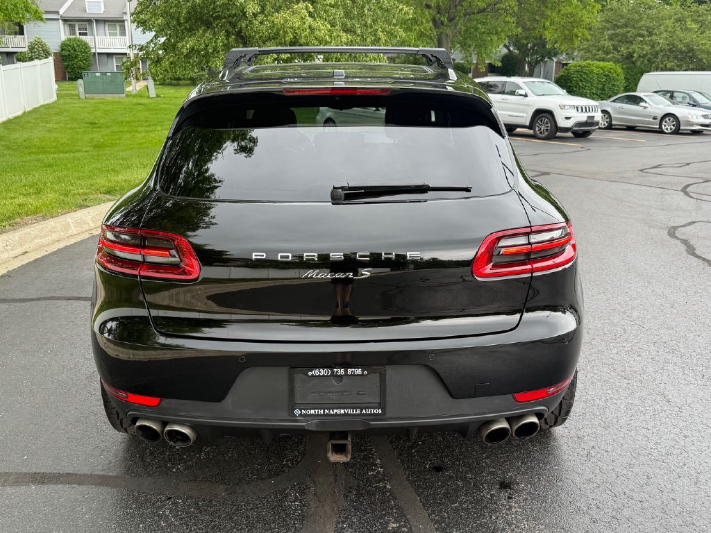 Photo 6 of this PORSCHE MACAN