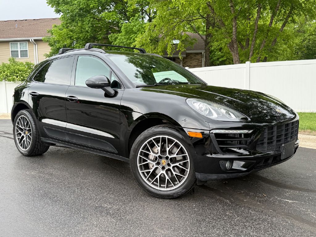 Photo 2 of this PORSCHE MACAN
