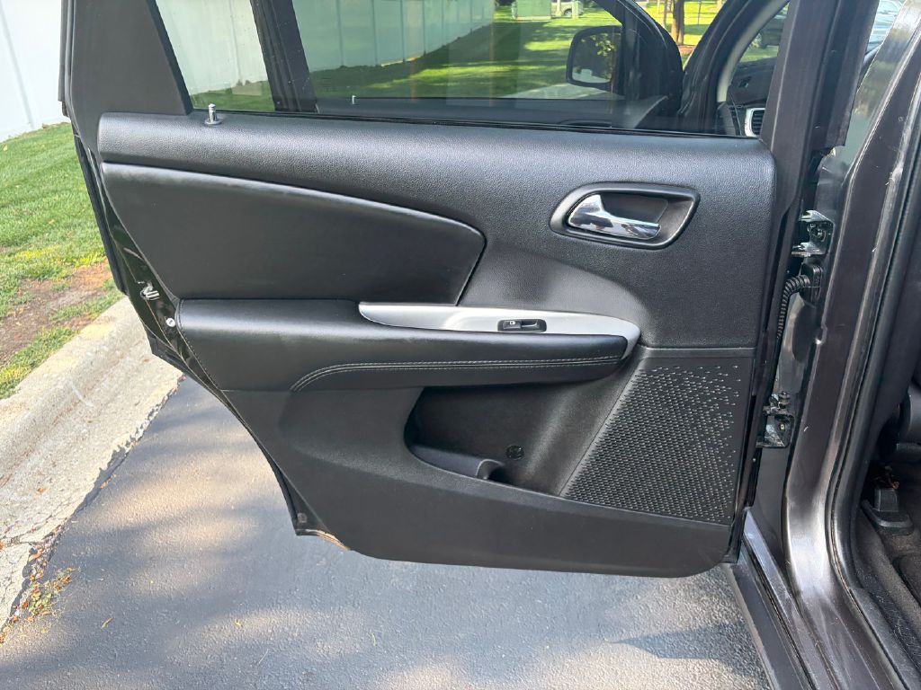 Photo 25 of this DODGE JOURNEY