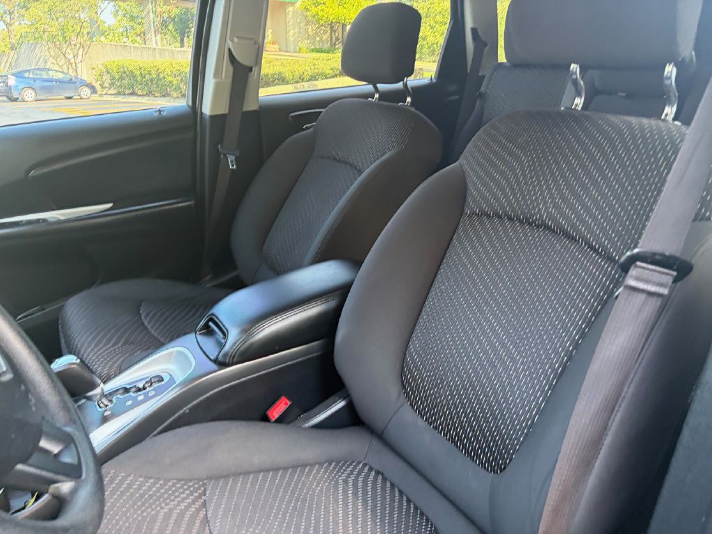 Photo 17 of this DODGE JOURNEY