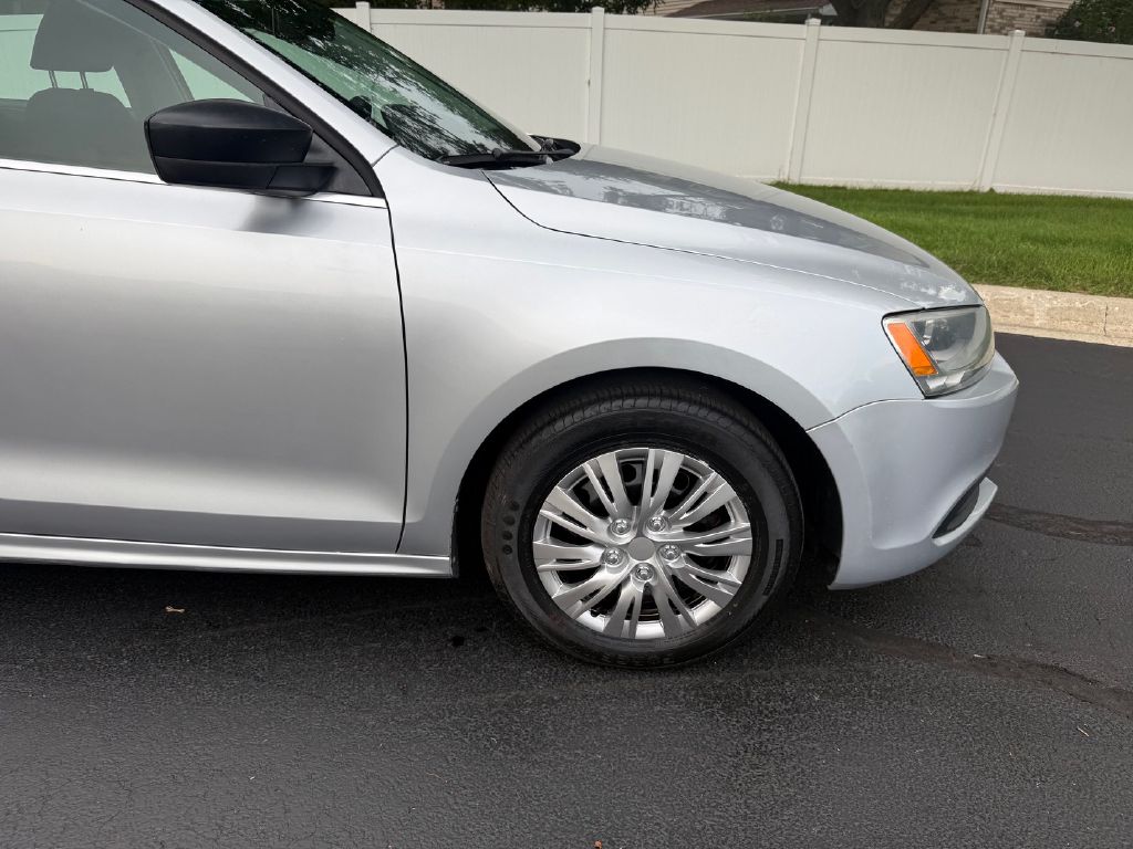 Photo 28 of this VOLKSWAGEN JETTA