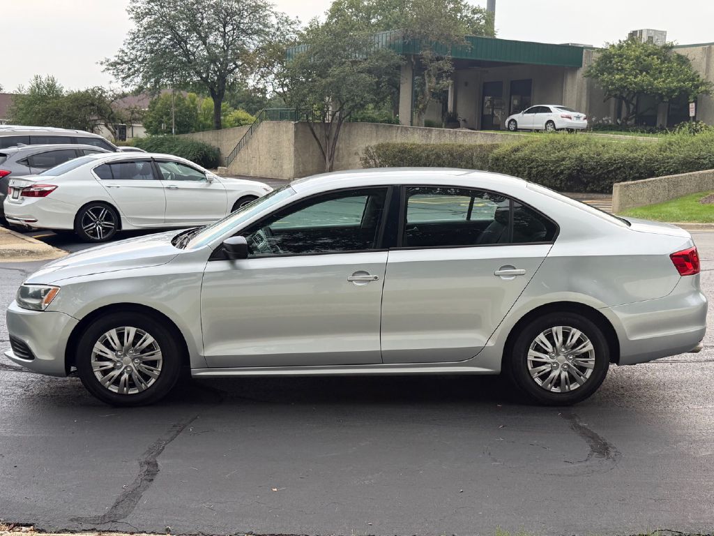 Photo 9 of this VOLKSWAGEN JETTA