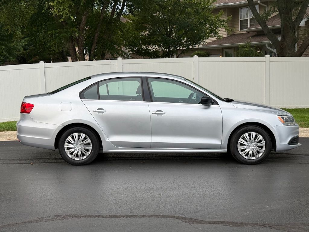 Photo 5 of this VOLKSWAGEN JETTA