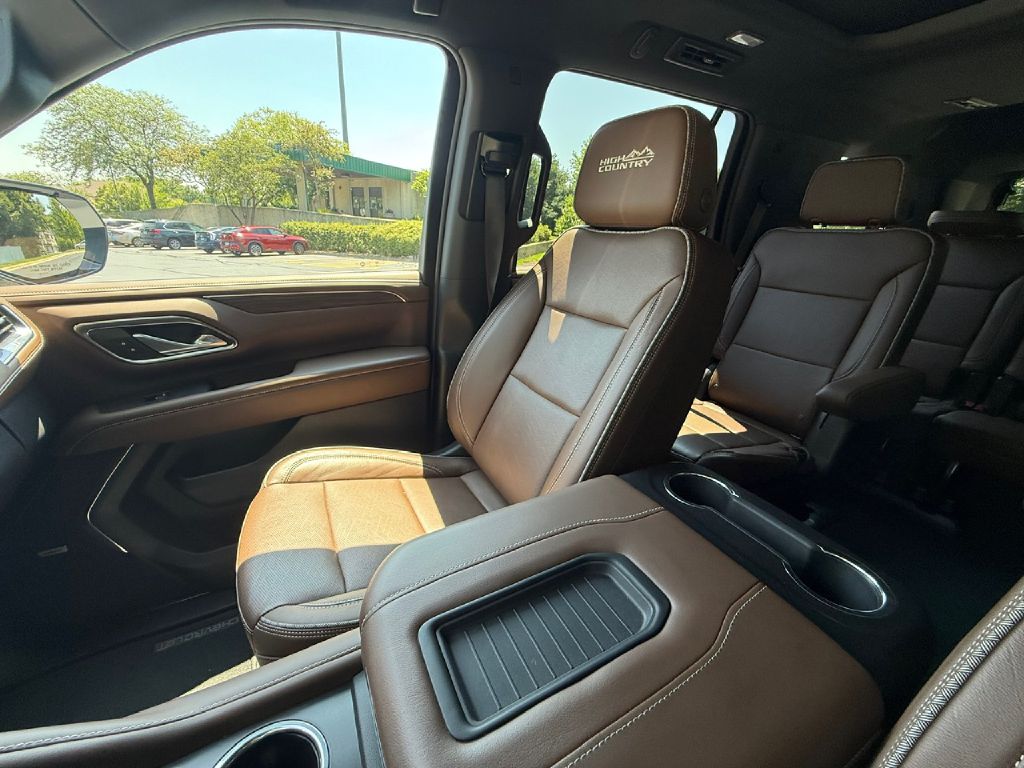 Photo 13 of this CHEVROLET TAHOE