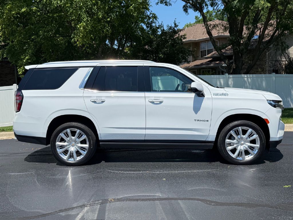 Photo 5 of this CHEVROLET TAHOE