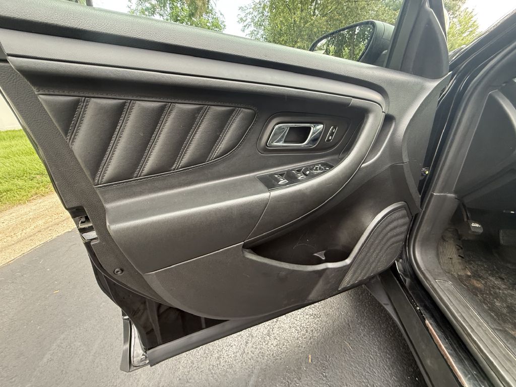 Photo 21 of this FORD TAURUS