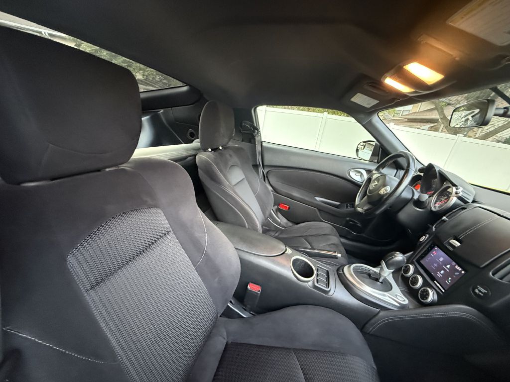 Photo 22 of this NISSAN 370Z