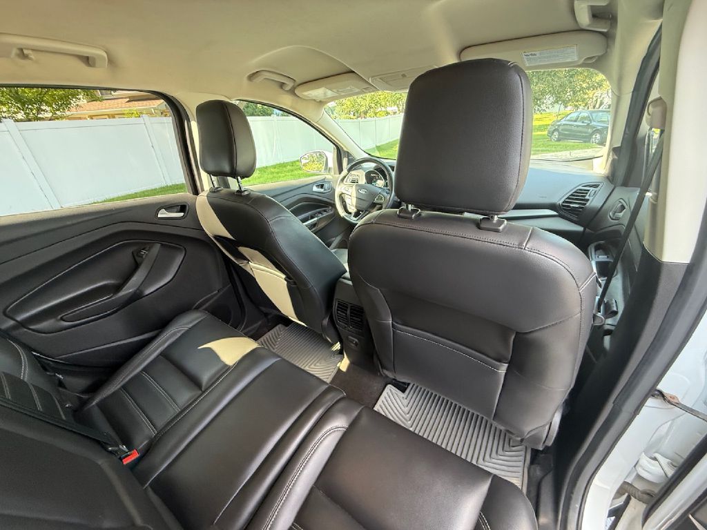 Photo 19 of this FORD ESCAPE
