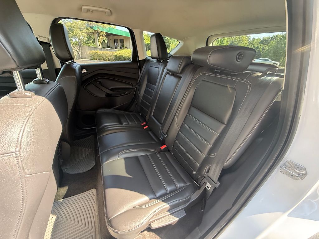 Photo 22 of this FORD ESCAPE