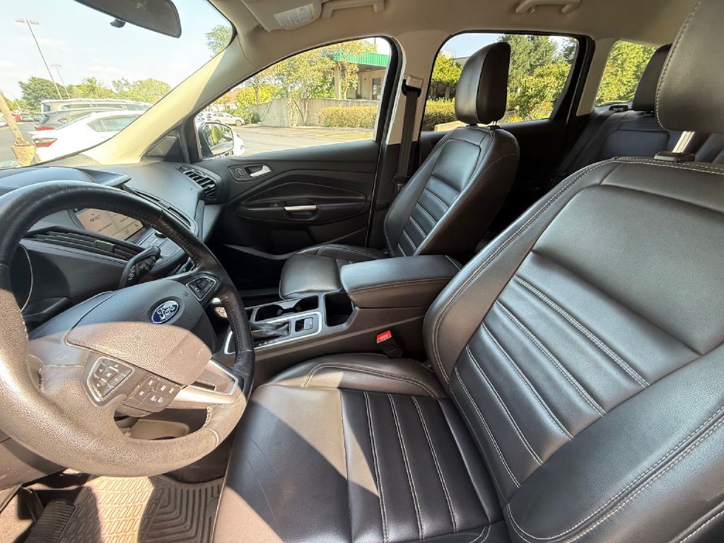 Photo 21 of this FORD ESCAPE