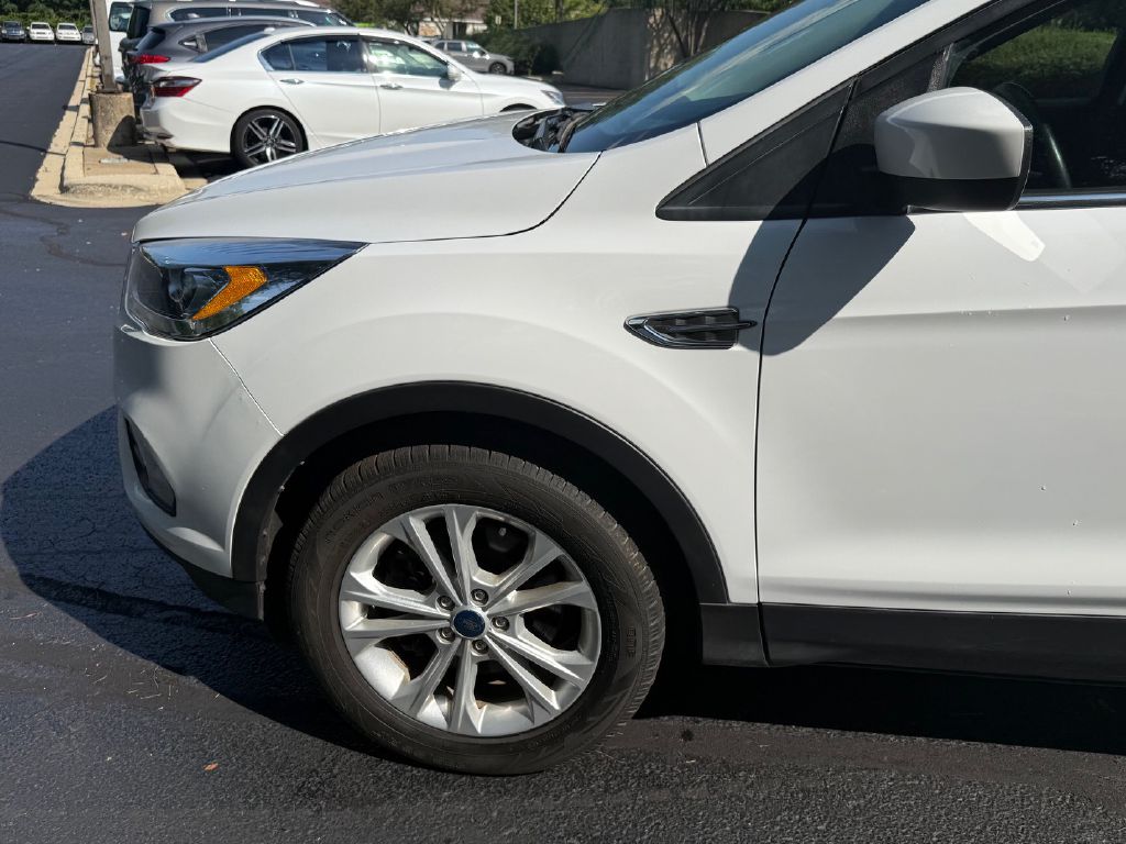 Photo 28 of this FORD ESCAPE