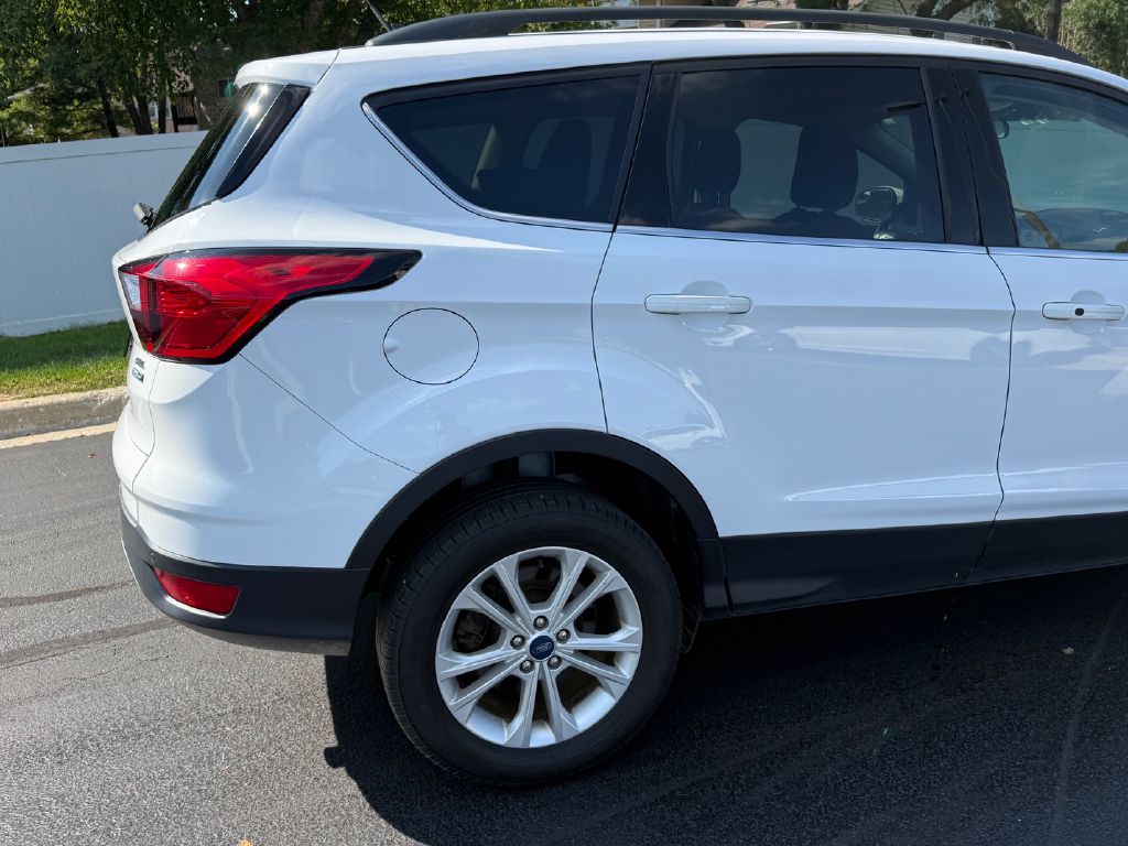 Photo 31 of this FORD ESCAPE