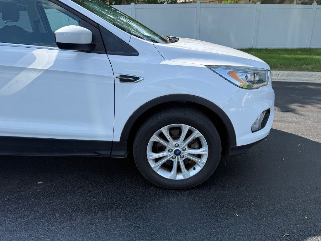 Photo 32 of this FORD ESCAPE
