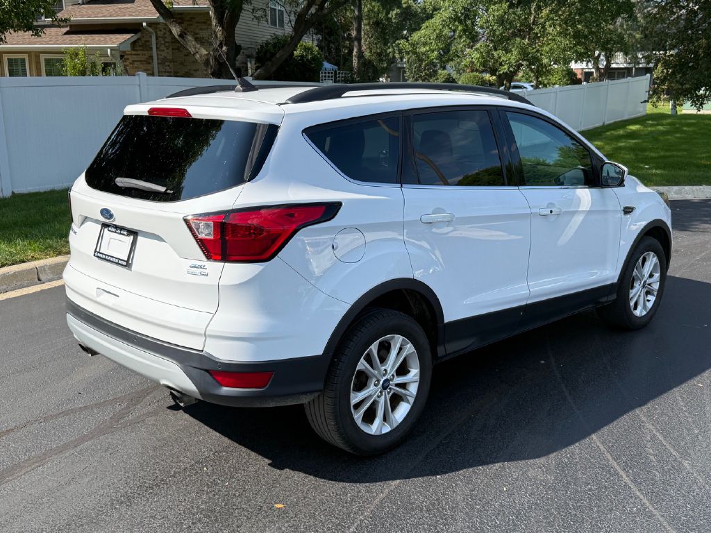 Photo 6 of this FORD ESCAPE