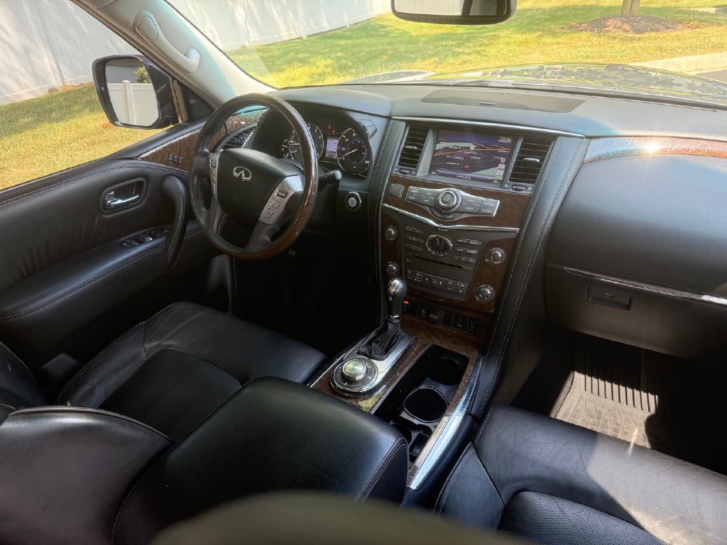 Photo 15 of this INFINITI QX80