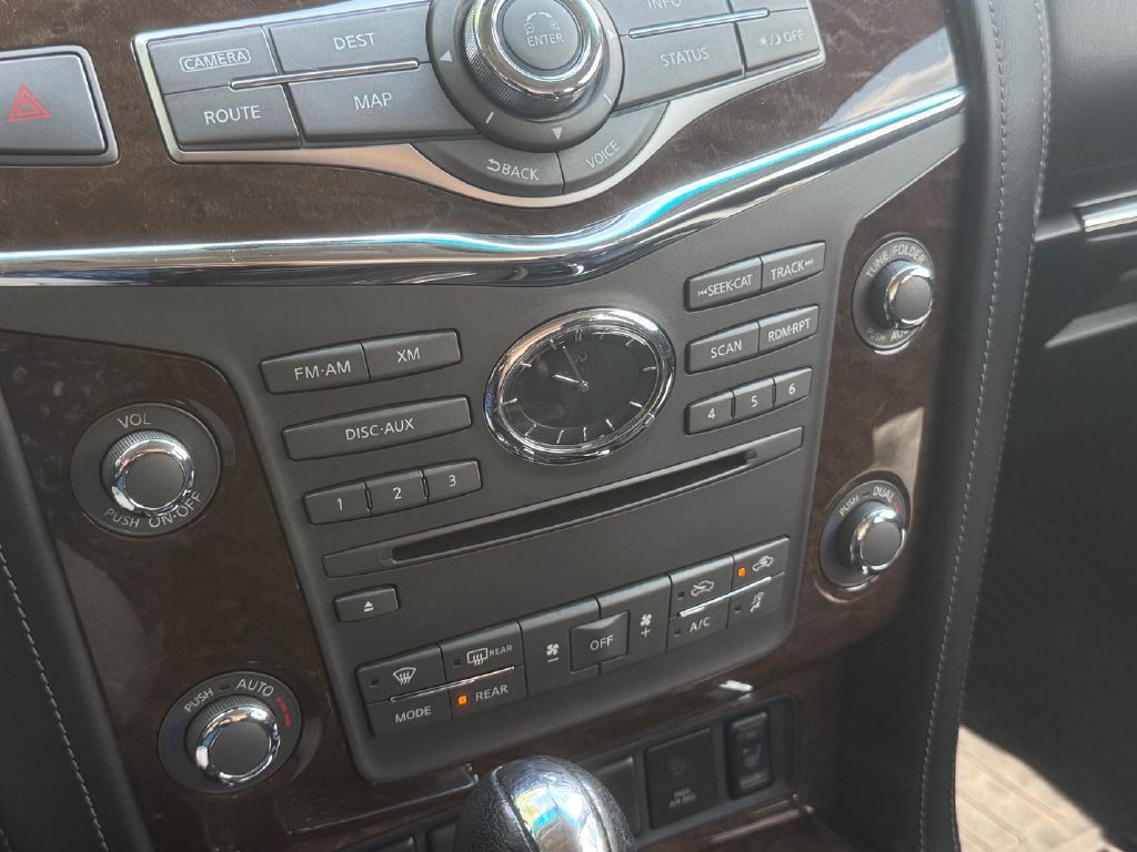 Photo 23 of this INFINITI QX80