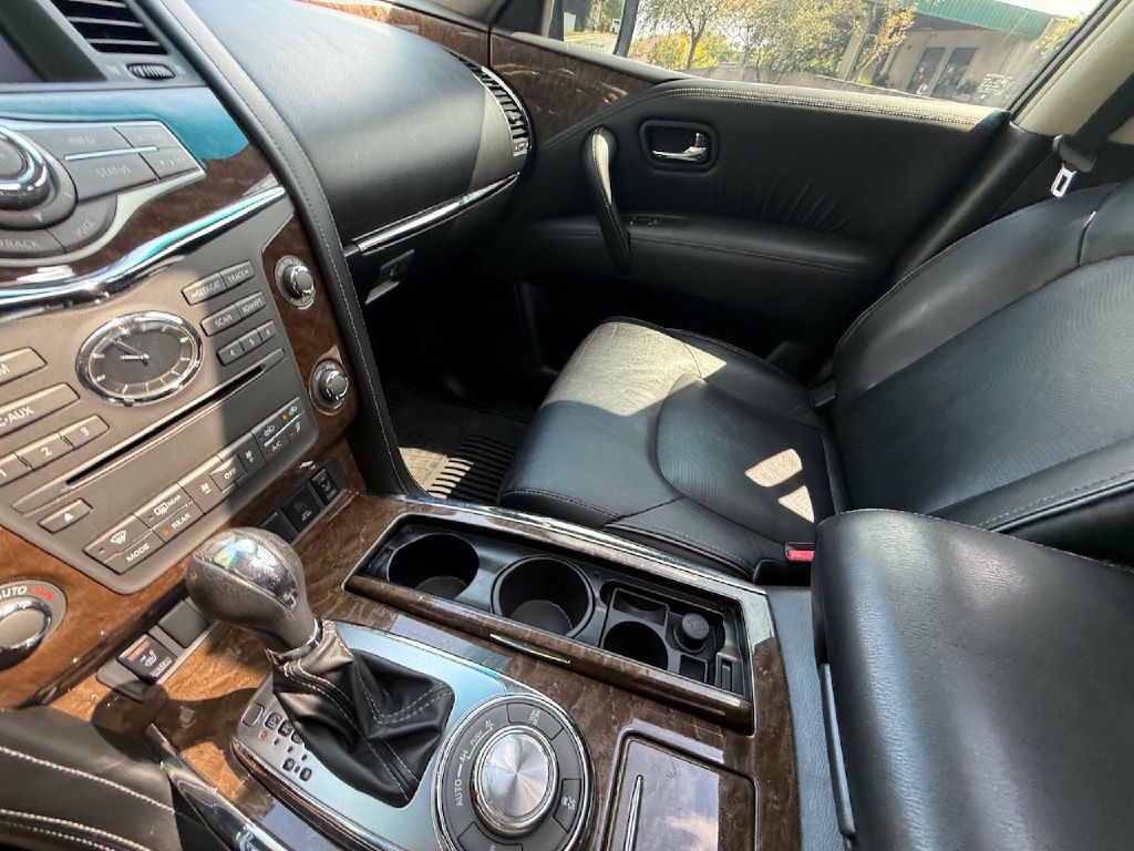 Photo 18 of this INFINITI QX80