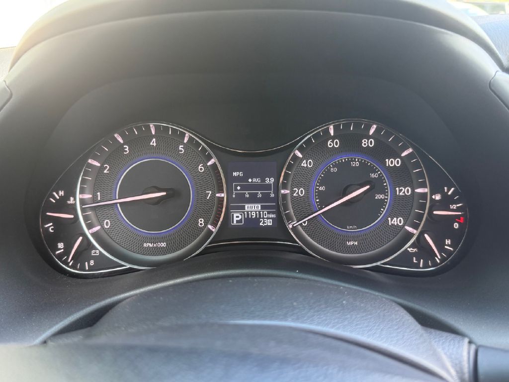 Photo 14 of this INFINITI QX80