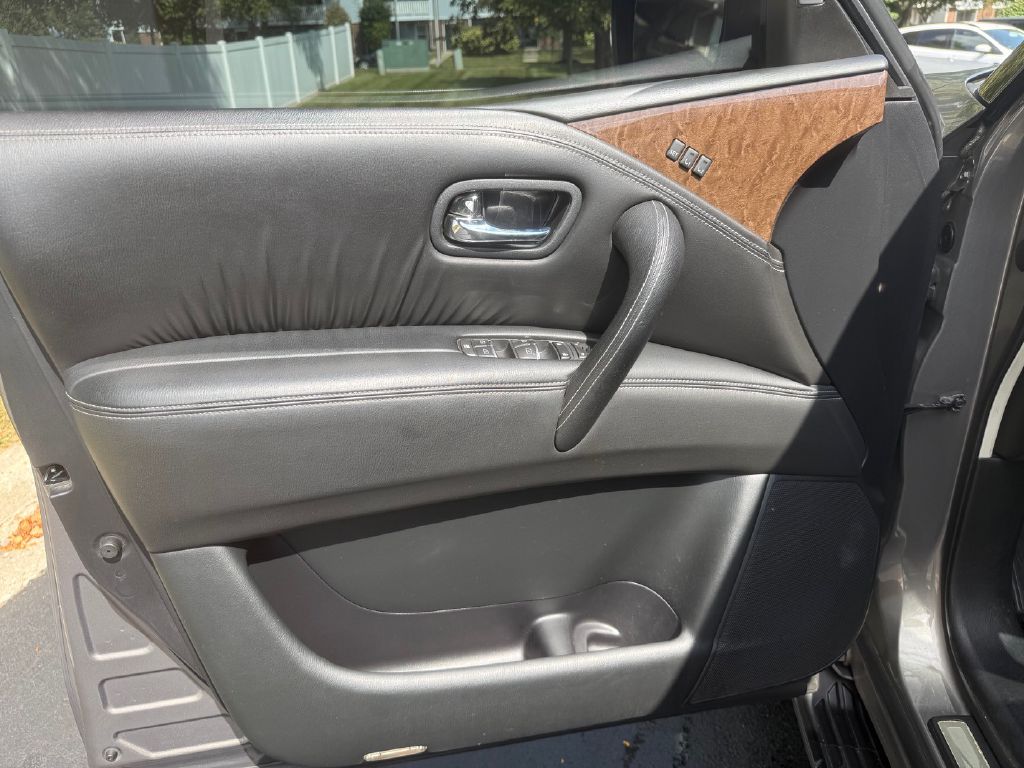 Photo 28 of this INFINITI QX80