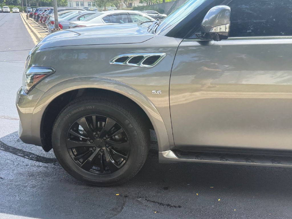Photo 32 of this INFINITI QX80