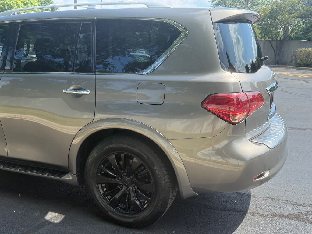 Photo 33 of this INFINITI QX80
