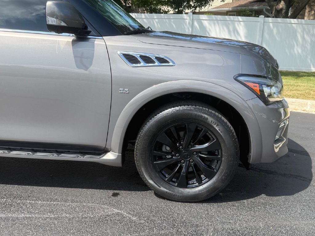 Photo 35 of this INFINITI QX80