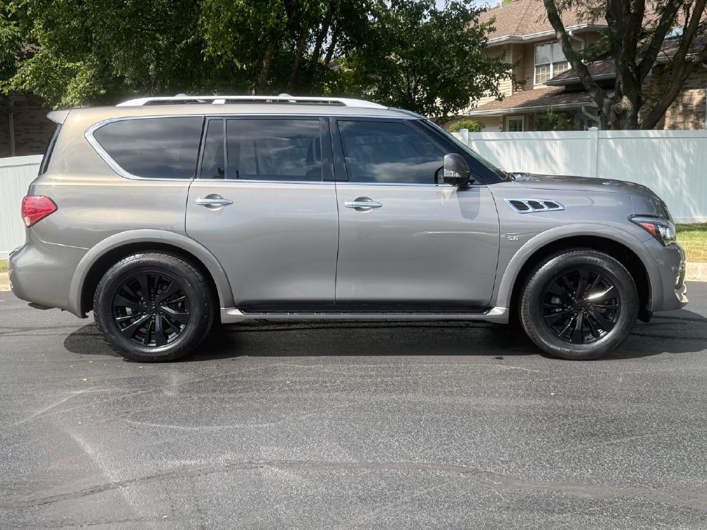 Photo 4 of this INFINITI QX80