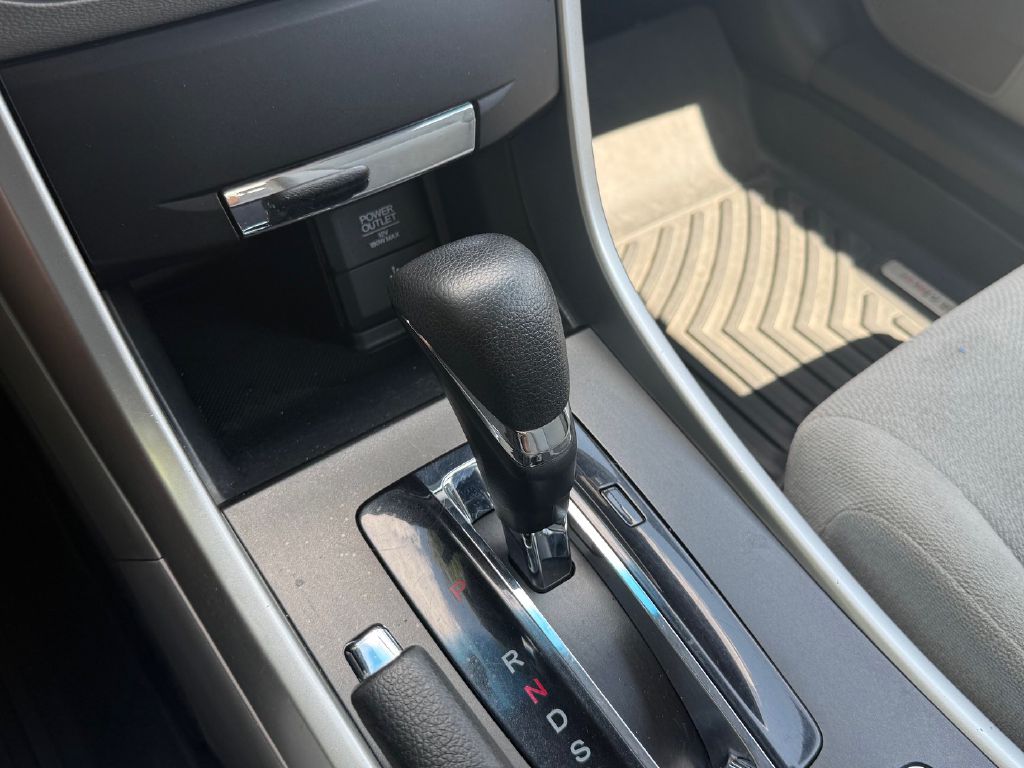 Photo 19 of this HONDA ACCORD
