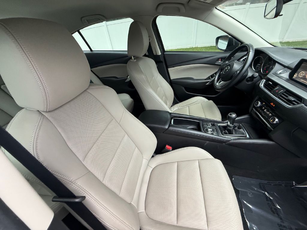 Photo 10 of this MAZDA 6