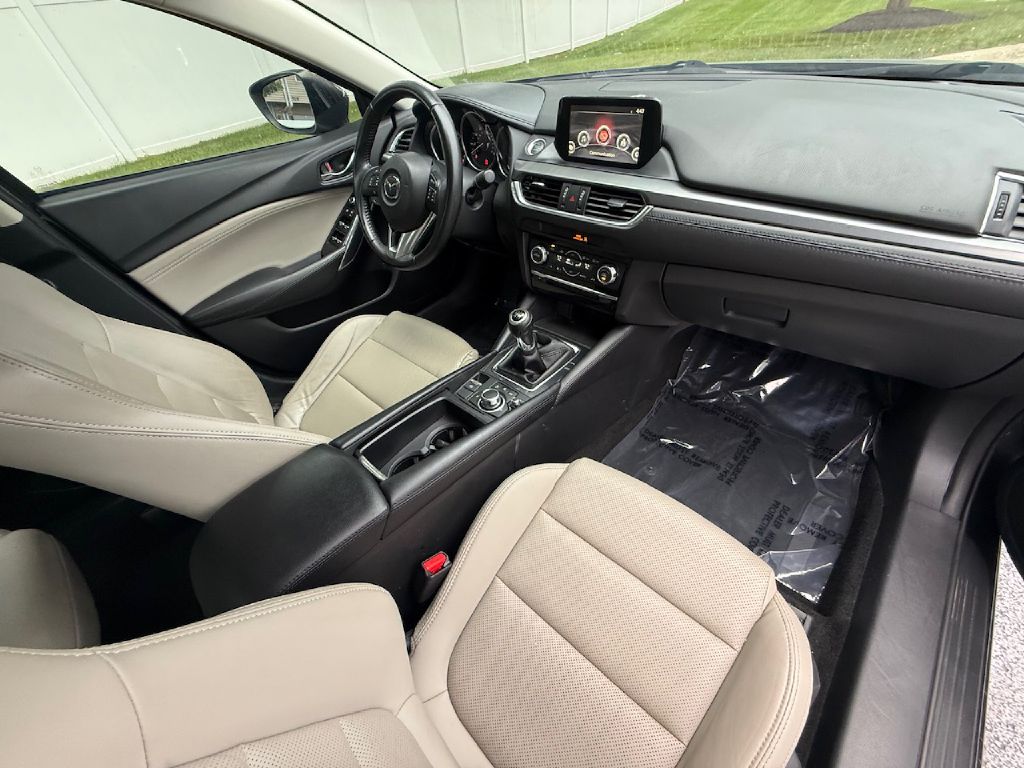 Photo 11 of this MAZDA 6