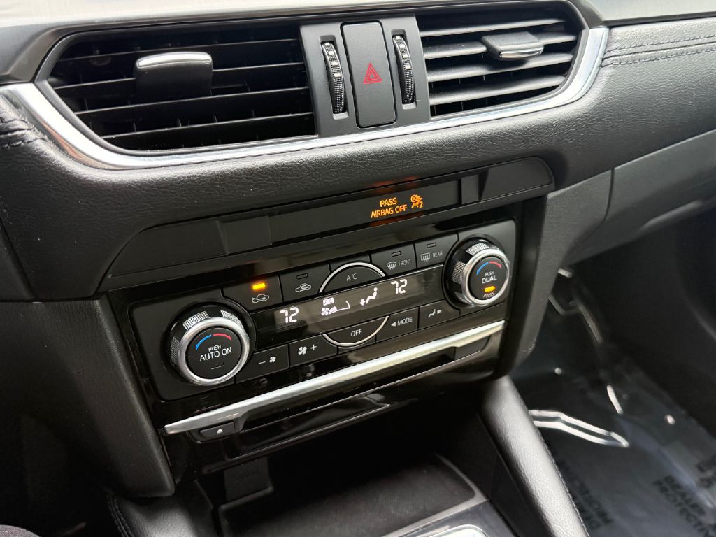 Photo 25 of this MAZDA 6