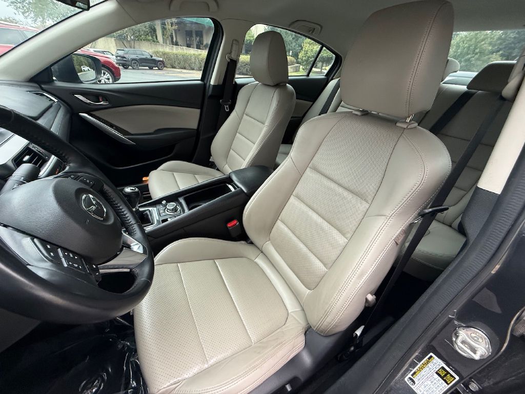 Photo 17 of this MAZDA 6