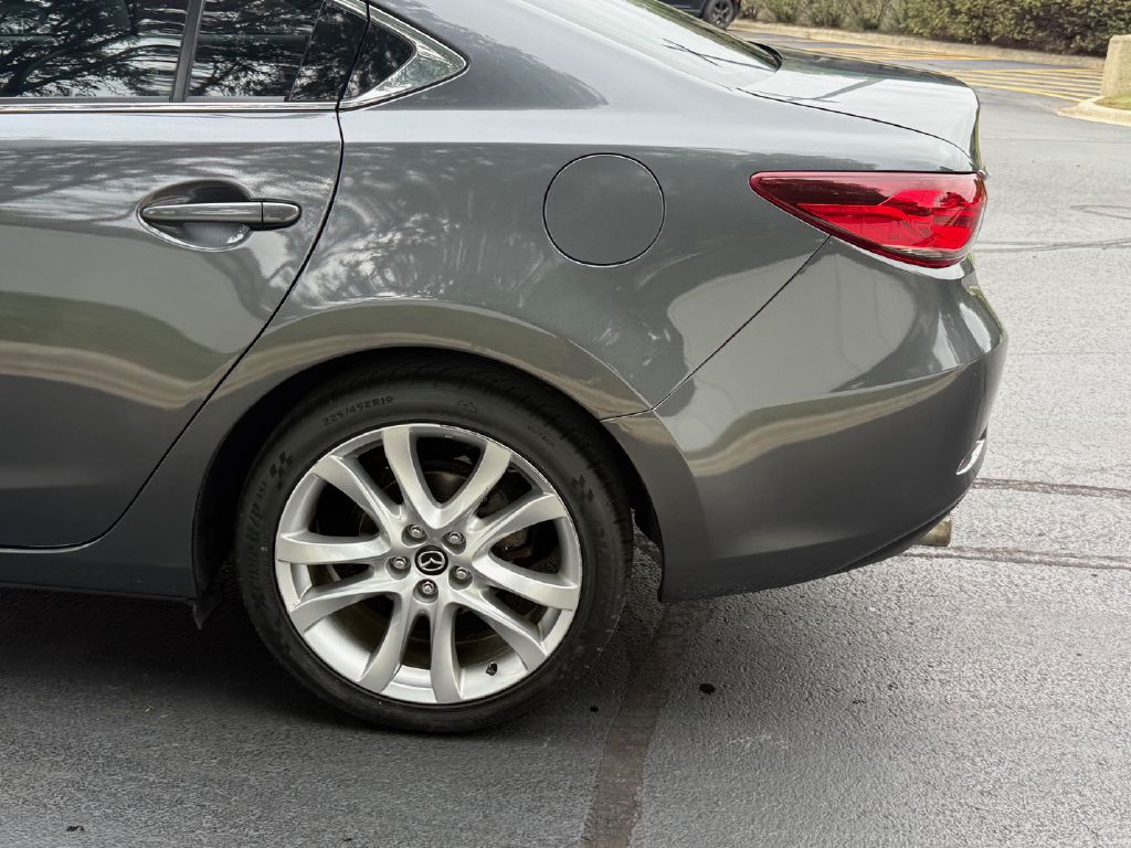 Photo 30 of this MAZDA 6
