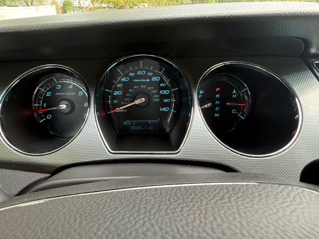 Photo 13 of this FORD TAURUS