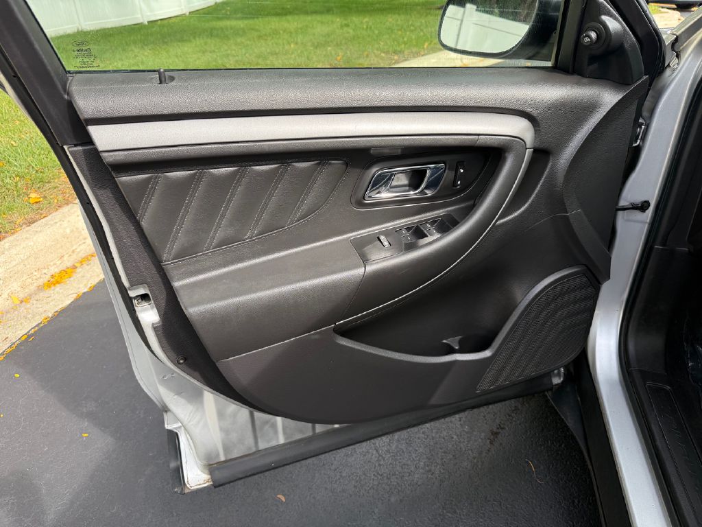 Photo 26 of this FORD TAURUS
