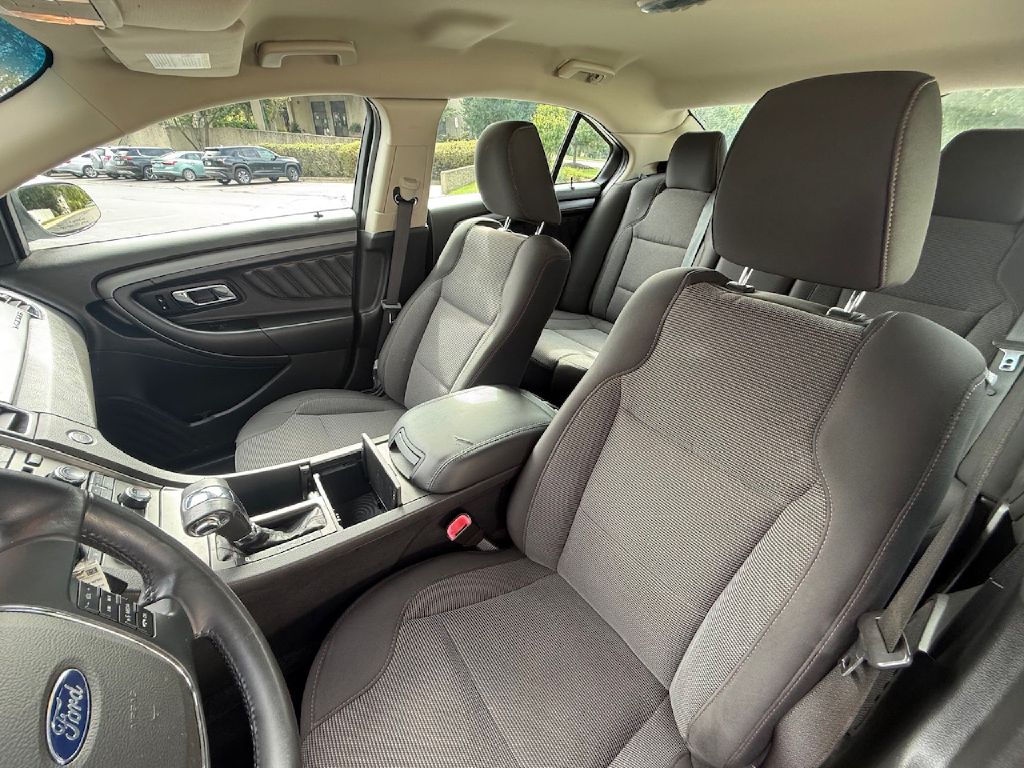 Photo 27 of this FORD TAURUS