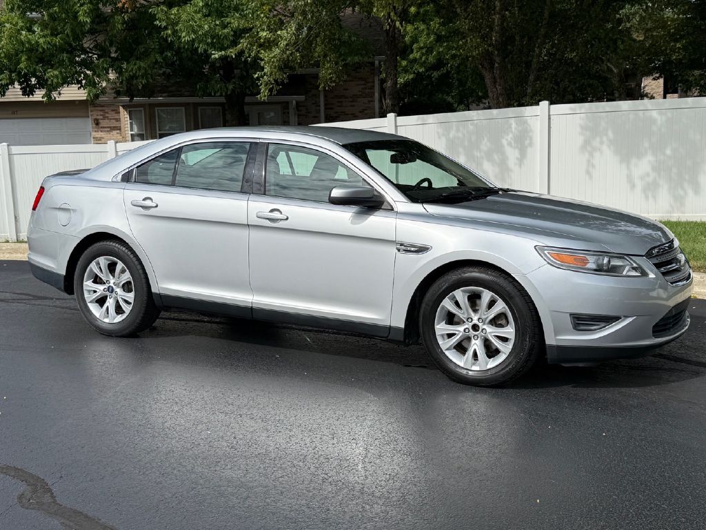 Photo 4 of this FORD TAURUS