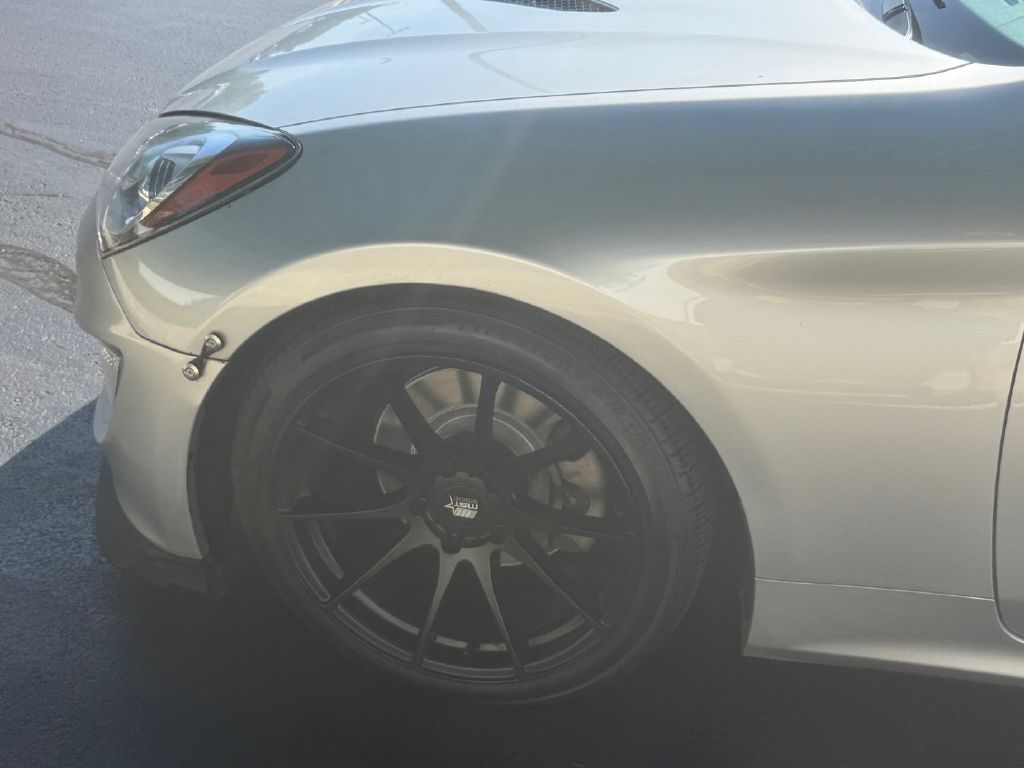 Photo 23 of this HYUNDAI GENESIS COUPE