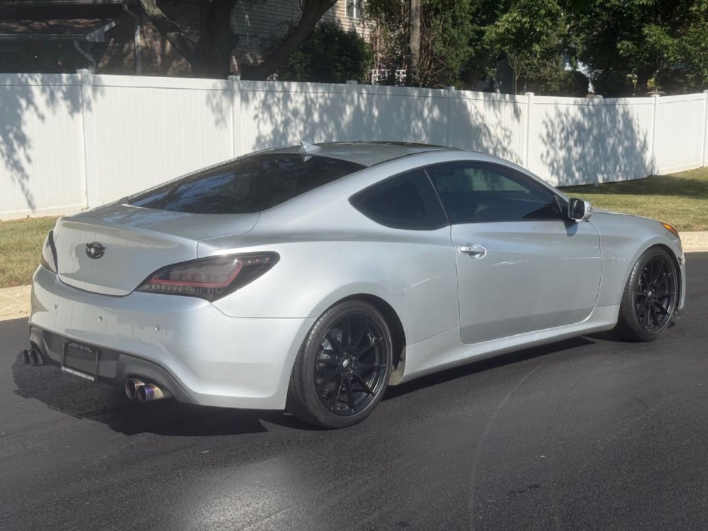 Photo 10 of this HYUNDAI GENESIS COUPE