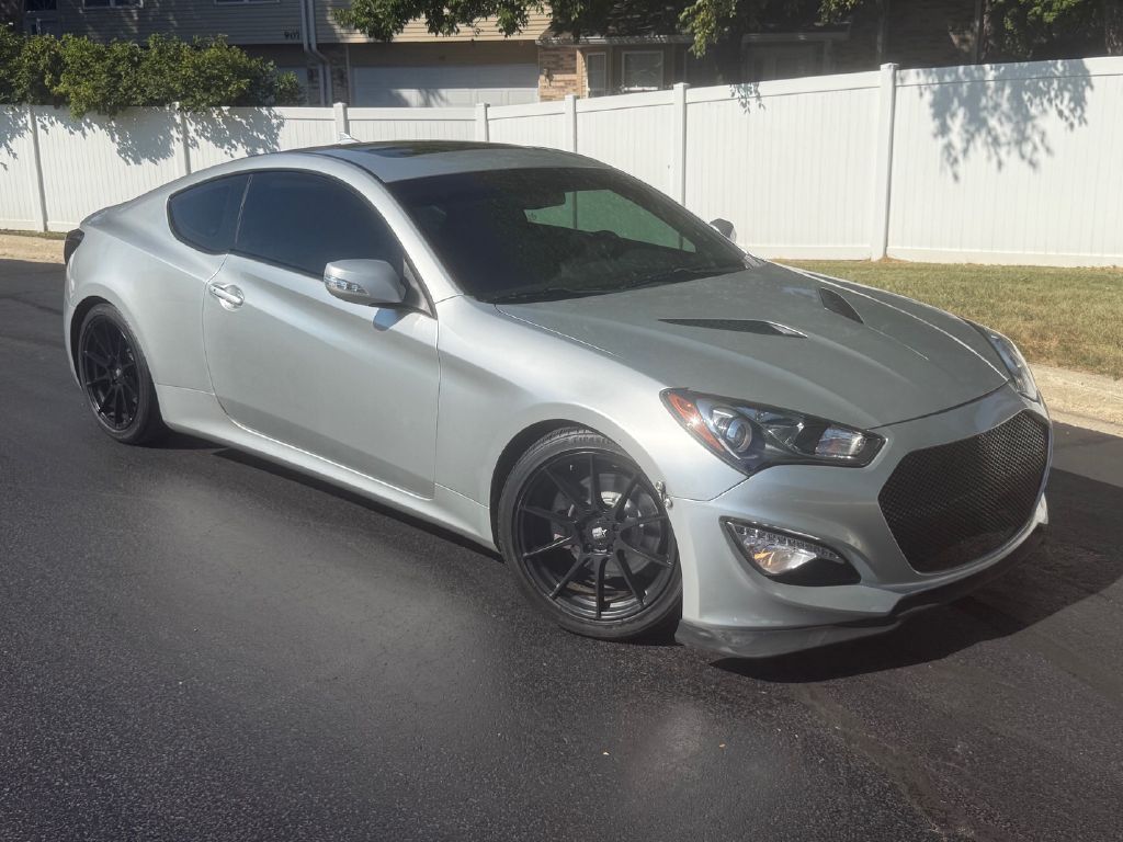 Photo 2 of this HYUNDAI GENESIS COUPE