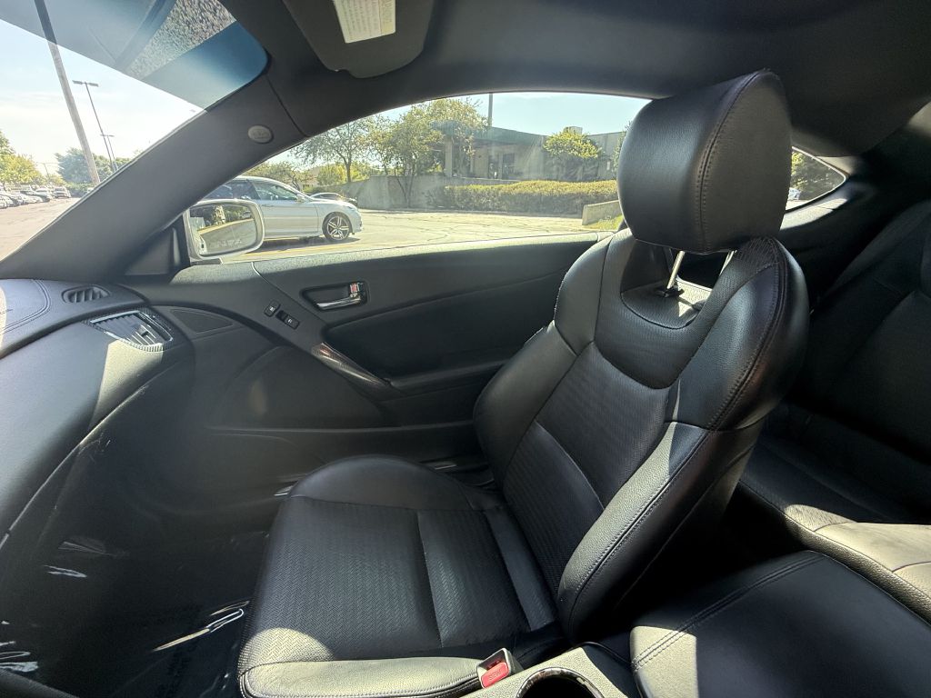 Photo 19 of this HYUNDAI GENESIS COUPE