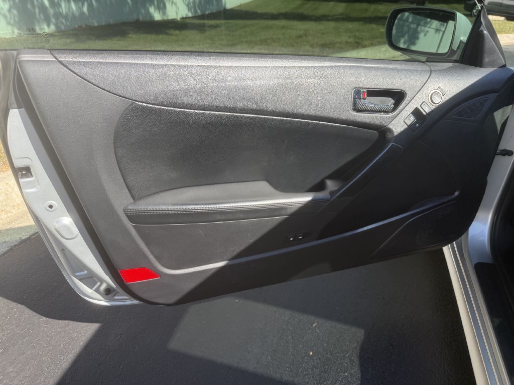 Photo 30 of this HYUNDAI GENESIS COUPE