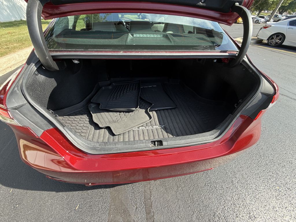 Photo 24 of this TOYOTA CAMRY